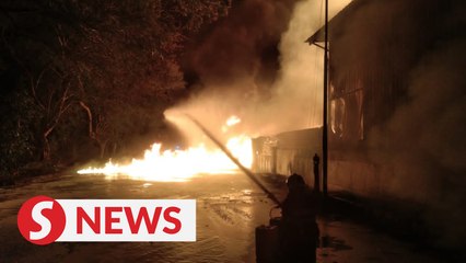 Download Video: Nibong Tebal factory razed in early morning fire