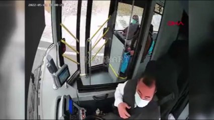 Öyle bir şey için durdu ki... Otobüs şoförüne tebrik yağıyor