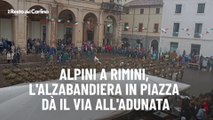Alpini a Rimini, l'Alzabandiera in piazza dà il via all'Adunata