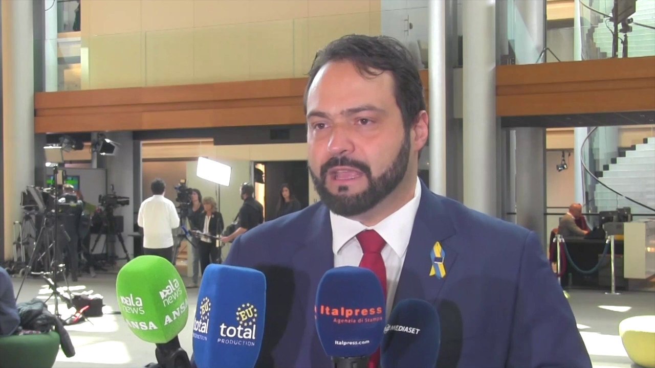 Ue, Castaldo "Doveroso nuovo pacchetto di sanzioni alla Russia"