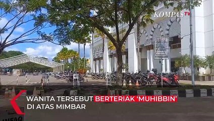 Video herunterladen: Kronologi Wanita Ngamuk di Mimbar Masjid Mujahidin Pontianak, Teriak Muhibbin