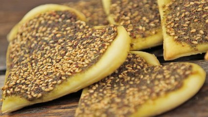 طريقة عمل فطائر الزعتر