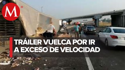 Vuelca tráiler sobre Circuito Exterior Mexiquense