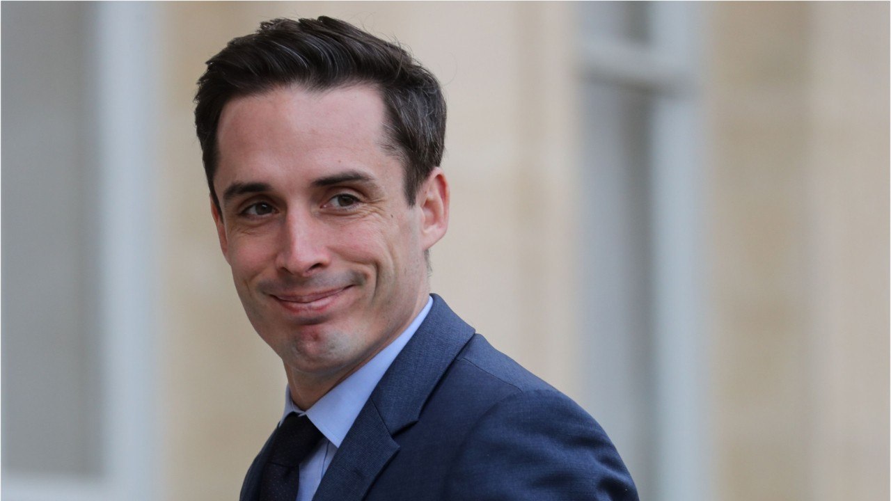 GALA VIDEO - Jean-Baptiste Djebbari futur chanteur ? Quand le ministre revisite Garou...