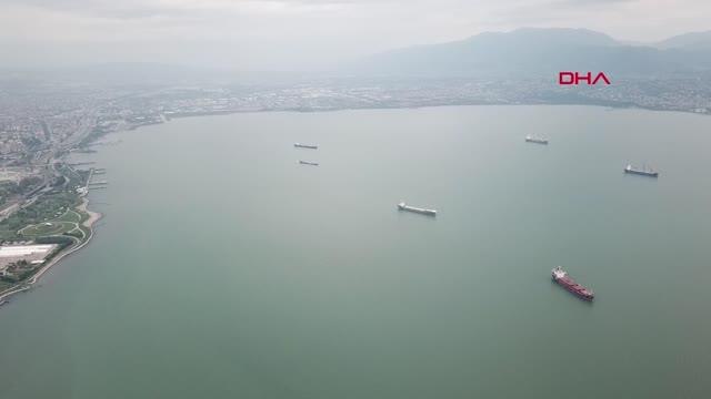 İZMİT KÖRFEZİ TURKUAZ RENGE BÜRÜNDÜ, RENK DEĞİŞİMİ UYDUDAN GÖRÜNTÜLENDİ