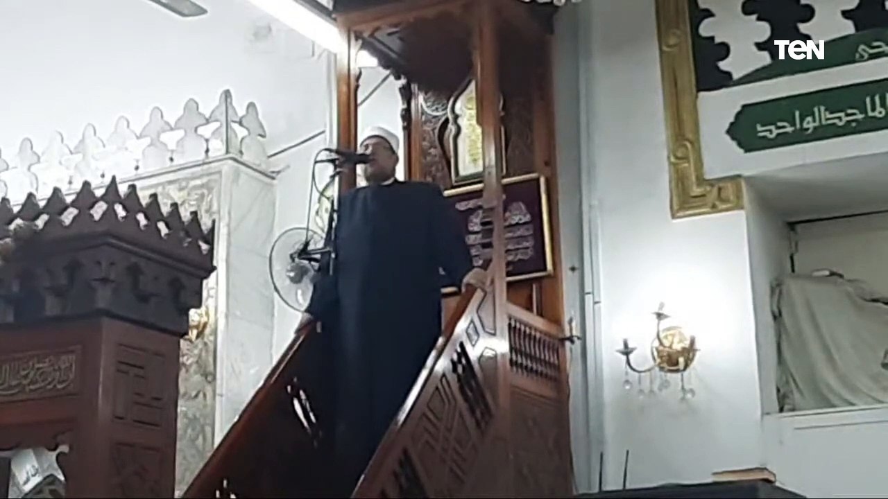 عودة المساجد لوضعها الطبيعي وفتح ساحة مسجد الحسين على مدار اليوم... قرارات هامة من وزير الأوقاف