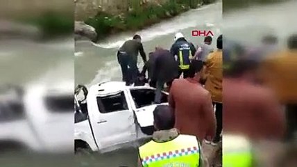 Van'da kamyonet dereye uçtu: 2 ölü, 3 yaralı