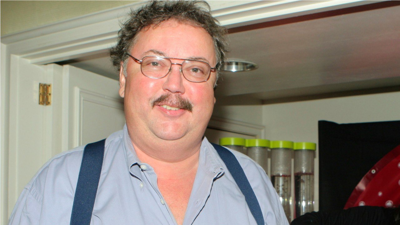 VOICI : Friends : mort de l'acteur Mike Hagerty à l'âge de 67 ans