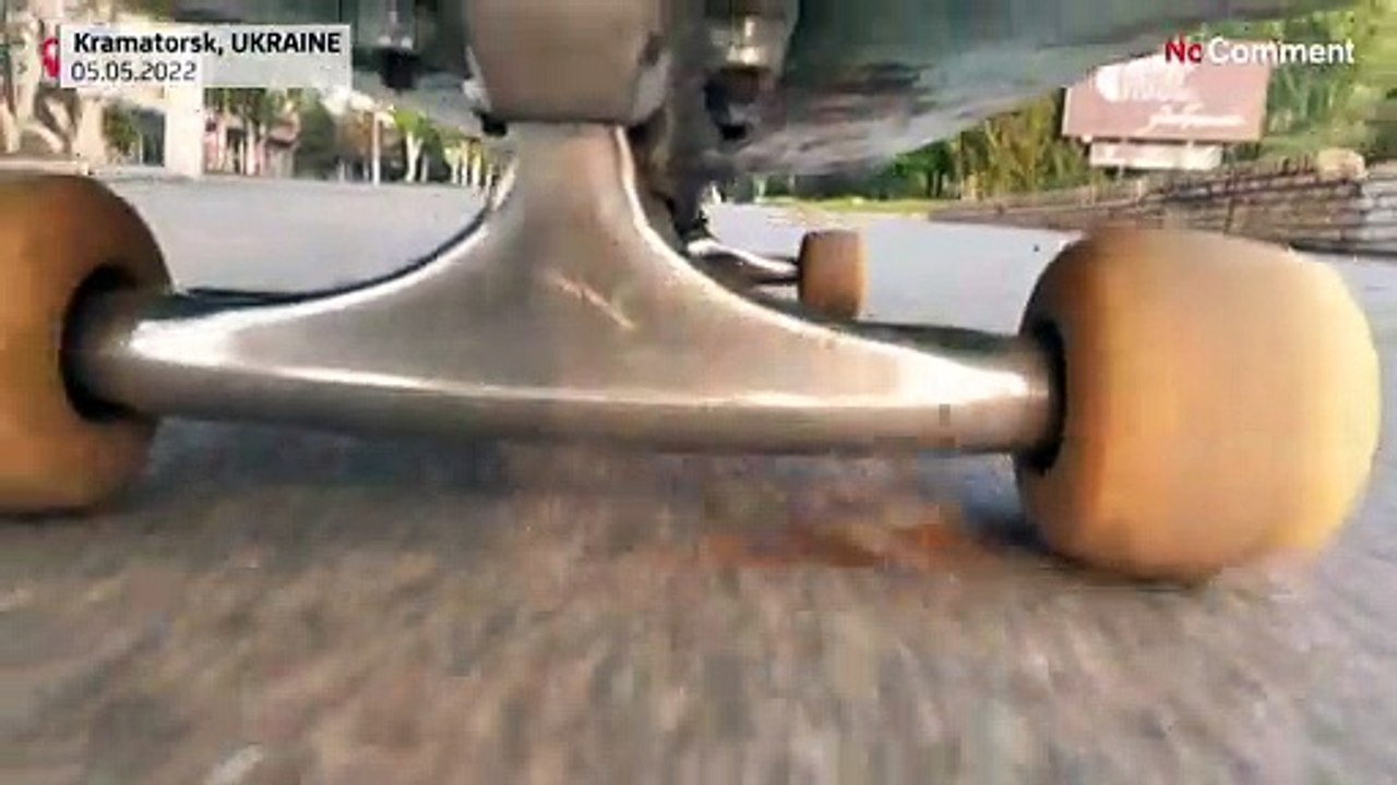 Flips auf dem Friedensplatz: Skateboarder Roman (18) ist der König von Kramatorsk