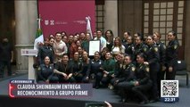 Entrega Claudia Sheinbaum reconocimiento a Grupo Firme