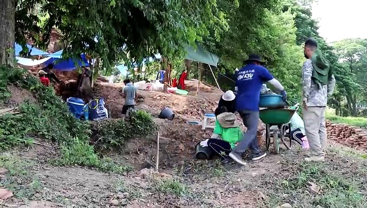 อุตรดิตถ์ ขุดพบวัตถุโบราณบน “พระปรางค์” เทวสถาน...