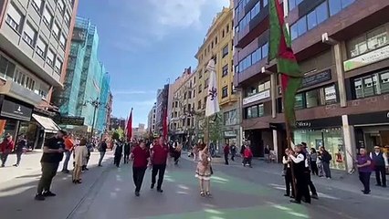 Los pendones de León suben al cielo en Ordoño