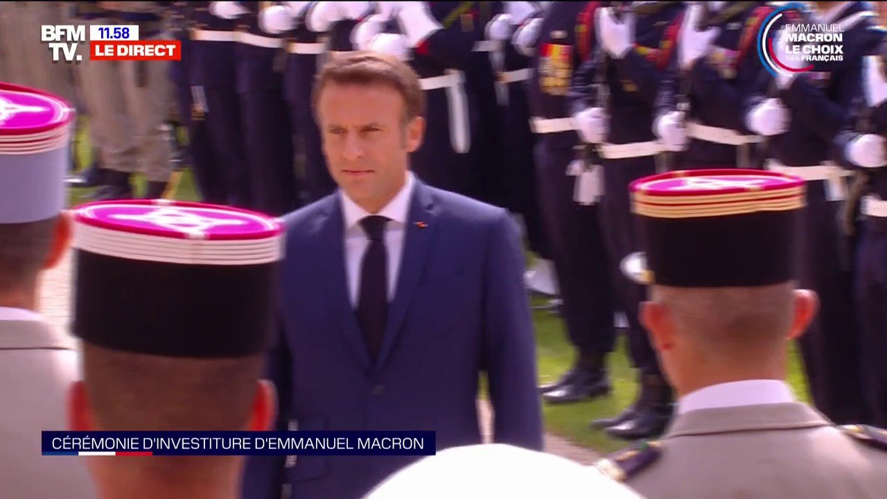 Investiture: Emmanuel Macron passe en revue les...