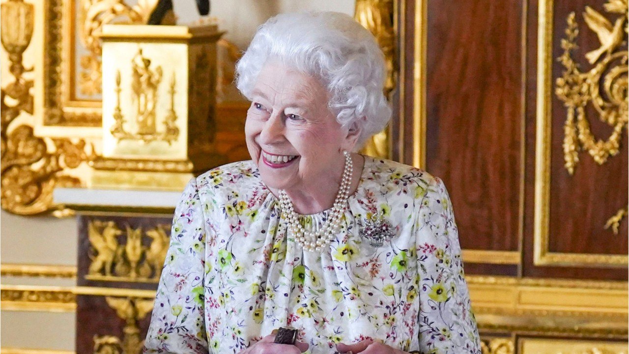 VOICI : Jubilé de platine d’Elizabeth II : découvrez son carrosse tout en or, symbole de la monarchie