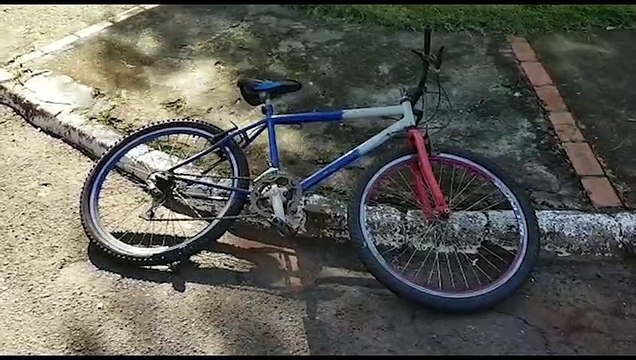 Homem fica ferido ao cair de bicicleta em frente ao Parque Tarquínio, em Cascavel