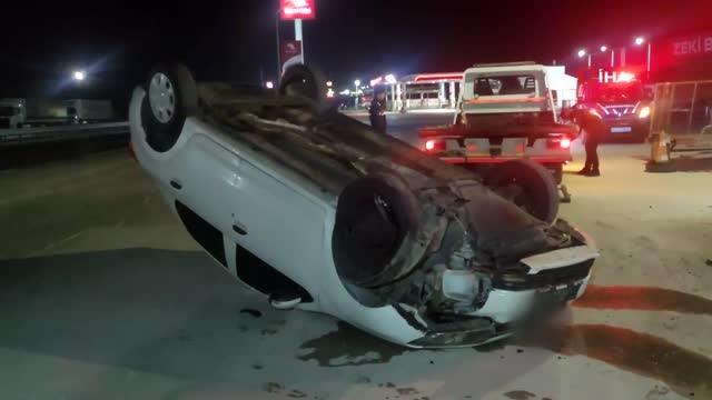 Kontrolden çıkan otomobil benzinlik girişinde takla attı