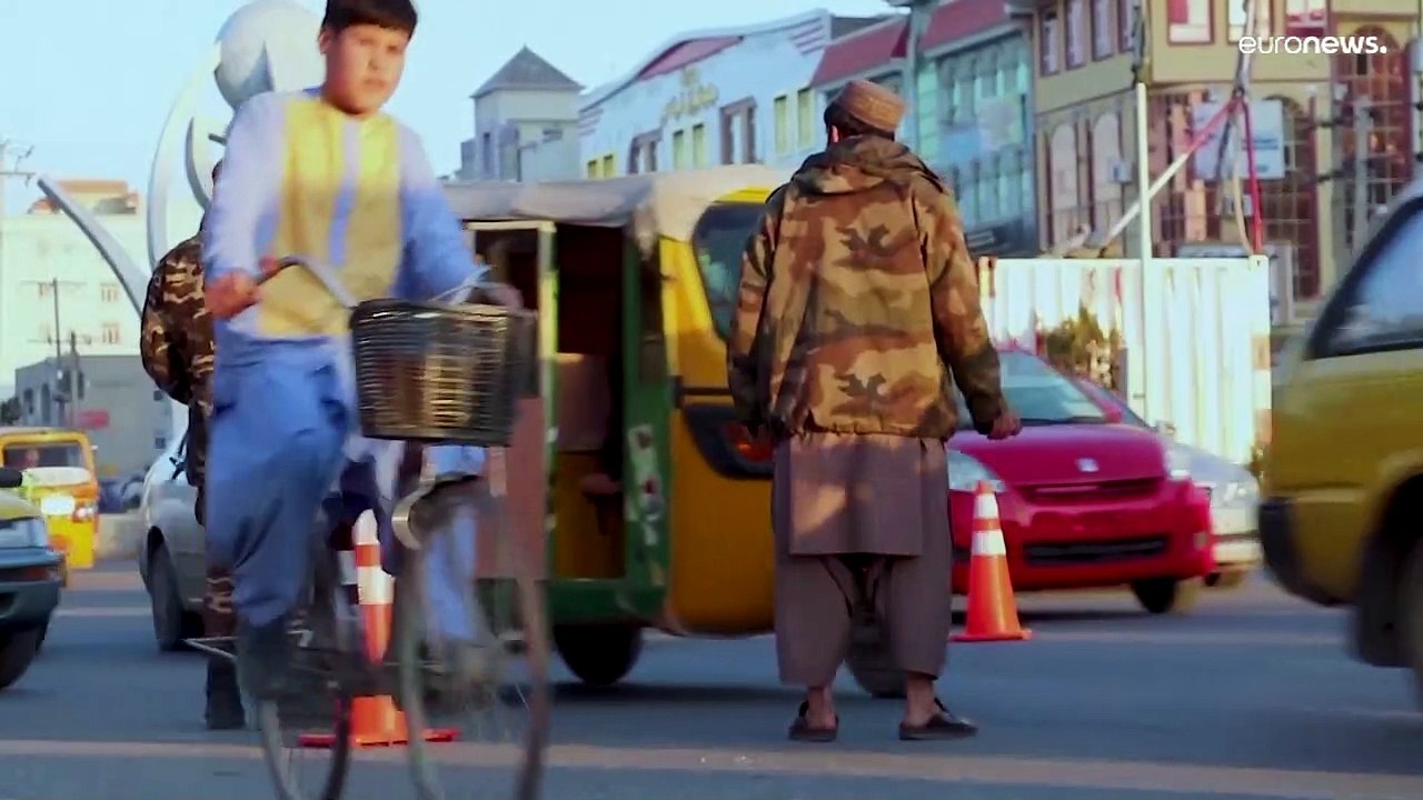 Zum 'Schutz der Frauen': Taliban ordnen Vollverschleierung an