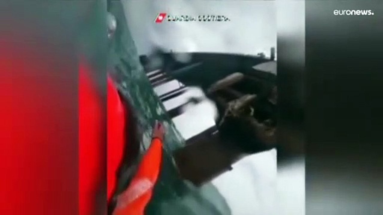 Italiens Küstenwache rettet 100 Menschen aus dem Mittelmeer
