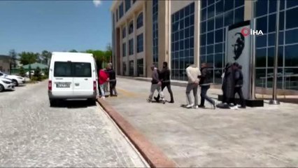 Yüklü miktarda uyuşturucu maddeyle yakalanan 2 şahıs tutuklandı