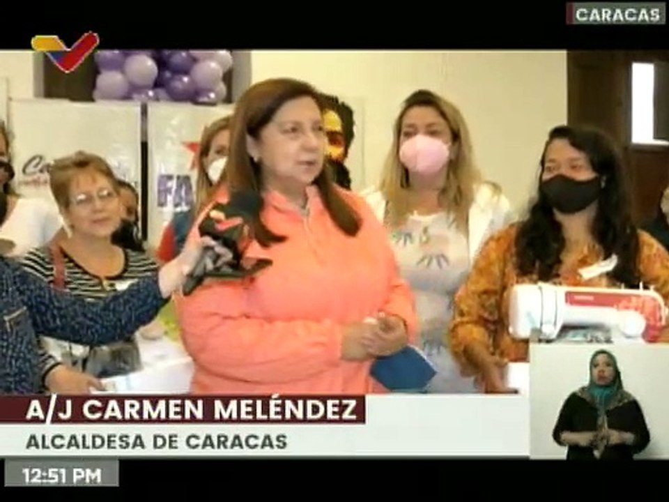 Alcaldía de Caracas entregó 35 máquinas de coser a madres emprendedoras de diferentes parroquias