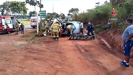 Capotamento no condomínio privê com três vítimas graves