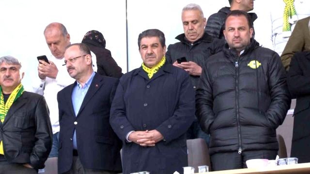 Esenler Erokspor, şampiyonluk kupasına kavuştu