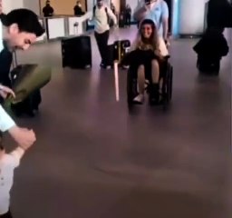 Sakatlığından dolayı Survivor'dan elenen Merve Aydın, aylar sonra ailesiyle kavuştu