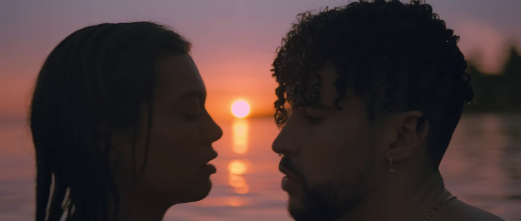 BAD BUNNY " Moscow Mule " (Video 2022).