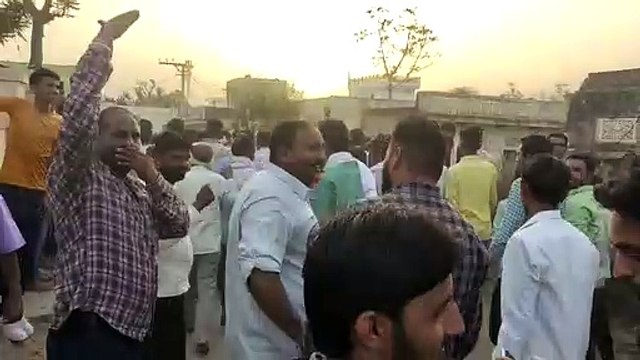 राजस्थान में यहां पंचायत चुनाव में चली गोलियां, गाड़ी में तोडफ़ोड़ के साथ जमकर बवाल