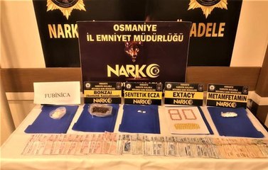 Son dakika haberleri... Otomobilinde uyuşturucu ele geçirilen sürücü tutuklandı