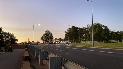 Police operation closes Wagga's Wiradjuri Bridge - video 2 of 2