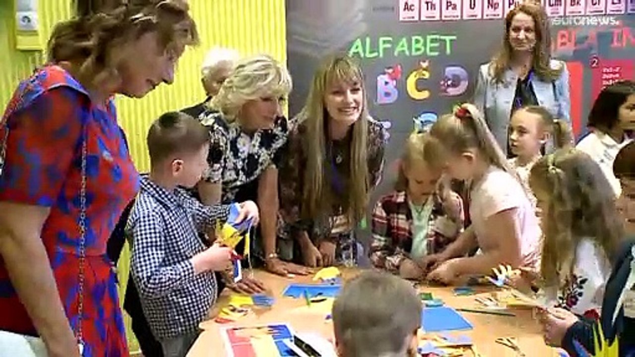Jill Biden besucht Flüchtlinge in Rumänien: 'Mütter tun alles für ihre Kinder'