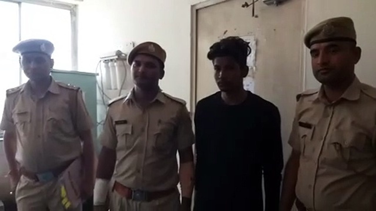 कांस्टेबल पर ताना कट्टा, हाथ पर काटकर किया लहुल...