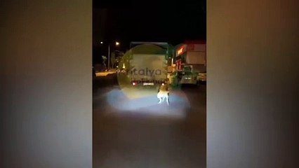 Köpeğe işkence! Kamyonun arkasına bağlayıp sürükledi