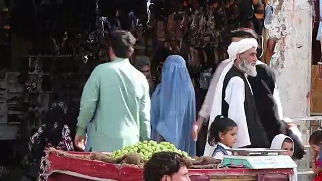 Afghanistan: le chef suprême ordonne aux femmes de porter un voile intégral en public