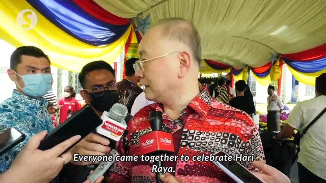 Overwhelming crowds throng PM's Raya open house with gaiety