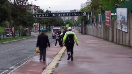 Ehliyetine el konulan sürücüsü ile trafik polisi arasında gergin anlar yaşandı