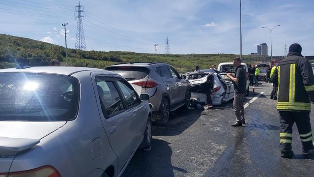 TEM’de zincirleme kaza: 6 araç birbirine girdi