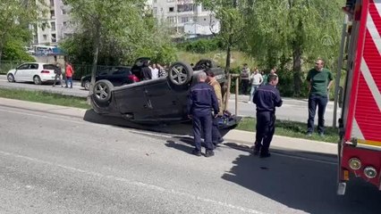 Ümraniye'de ters dönen otomobilin sürücüsü yaralandı