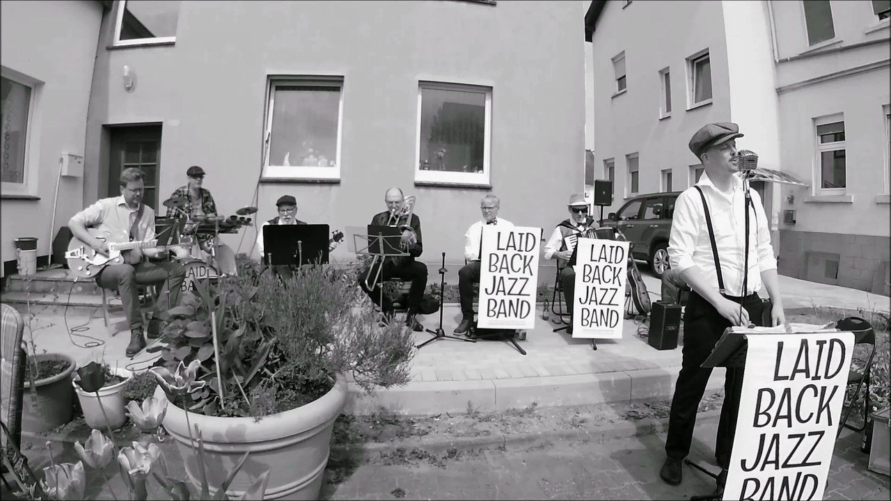 It Don't Mean A Thing ( If It Ain’t Got That Swing ) 1931 [ Laid Back Jazz Band ]