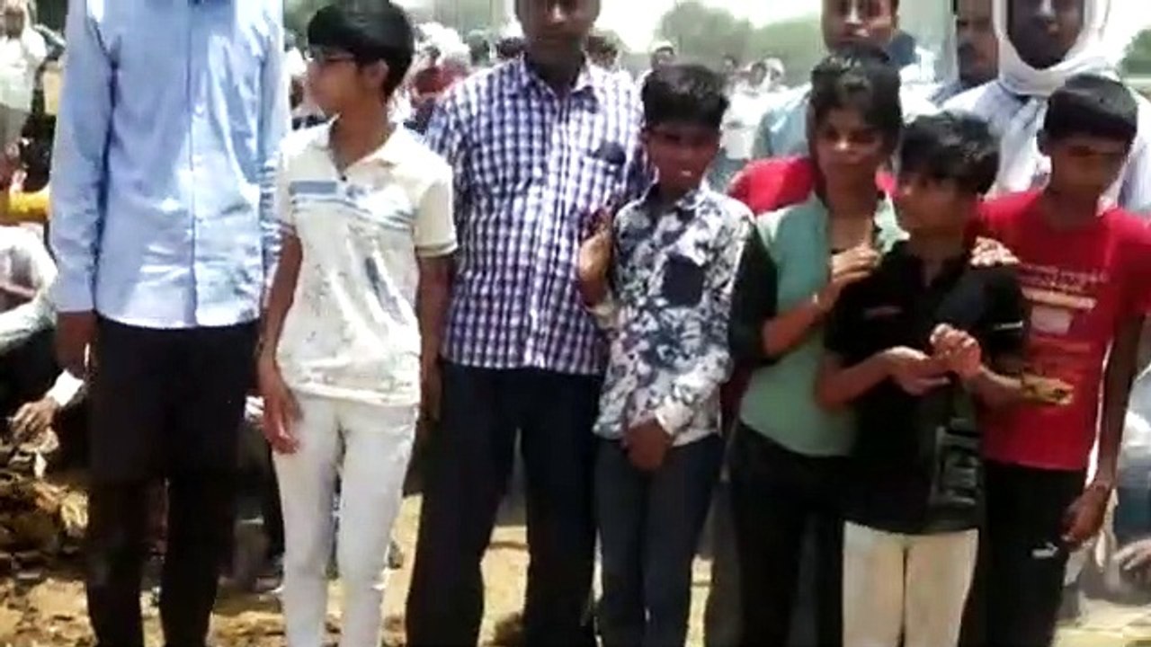 सेना के जवान की अंतिम विदाई में उमड़ा जन सैलाब,...