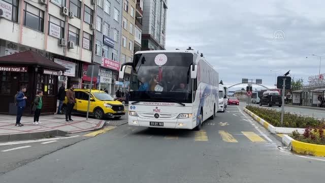 Şampiyon basketbolcular coşkuyla karşılandı