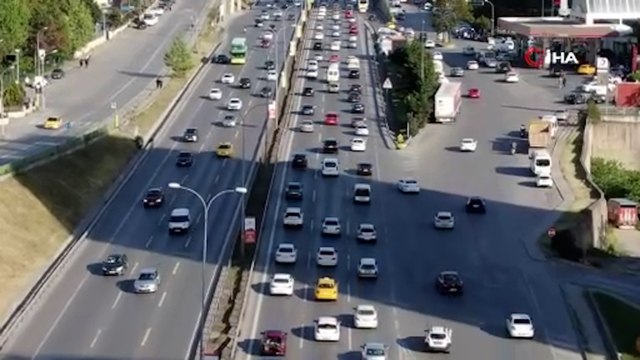 İstanbul'da pazar günü trafik yoğunluğu yüzde 49'lara ulaştı