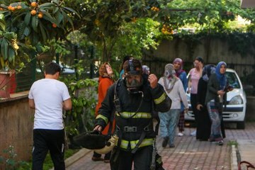 EVLERİNDE ÇIKAN YANGINI SÖNDÜRMEK İSTEYEN 2 KARDEŞ DUMANDAN ETKİLENDİ