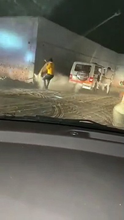 Leopard enters village in India; rescue team injured in attack
