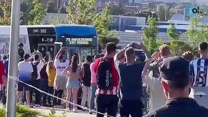 El Real Madrid llega al Metropolitano al grito de “¡campeones!”
