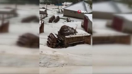 Ahlat'ta Mayıs ayında kar yağdı