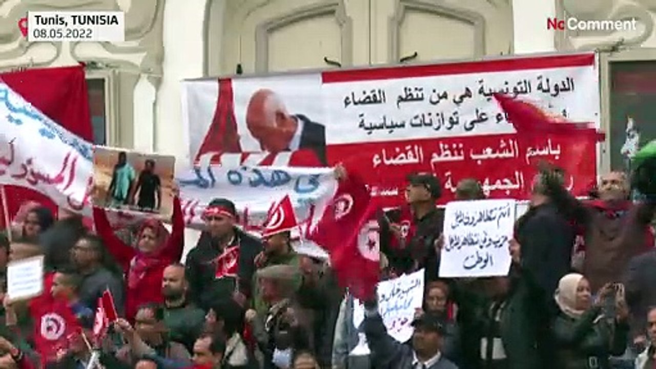 Hunderte zeigen ihre Unterstützung für Tunesiens Präsidenten