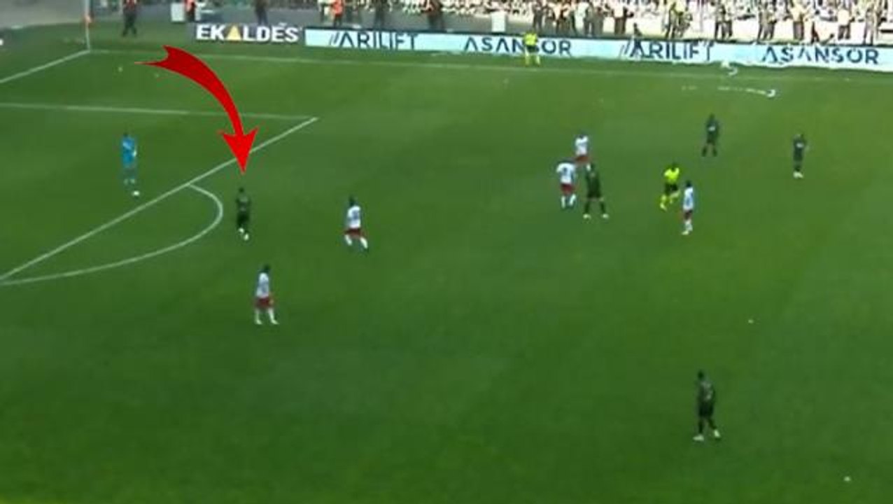 Dünya, Kocaelispor'u konuşuyor! Rakip kaleciden spikere kadar herkes attıkları gole şaştı kaldı