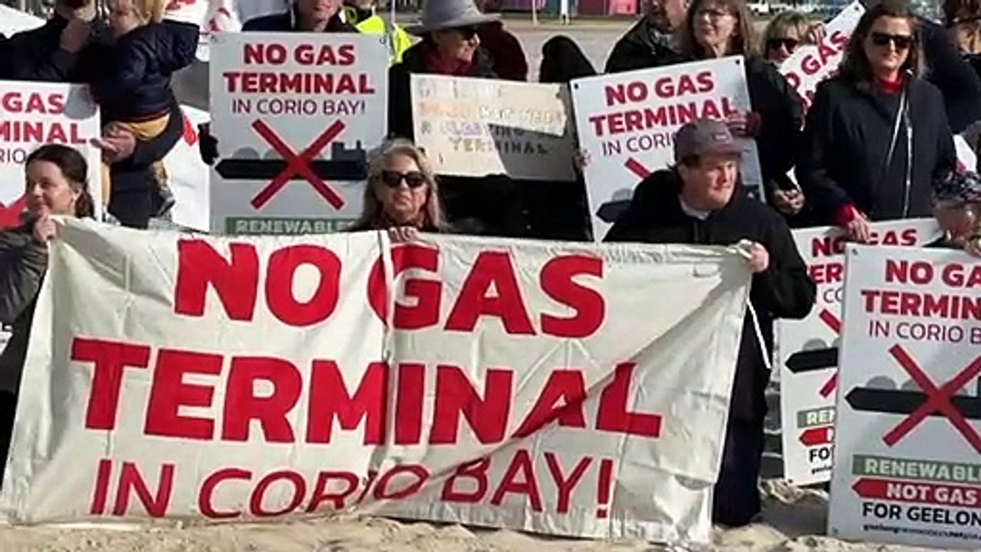 Geelong gas terminal plan sparks strong opposition among locals